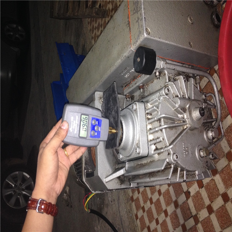 德國里其樂 Rietschle干式旋片壓力泵V-DTR100 IE2電機(jī)  供應(yīng)配件 維修保